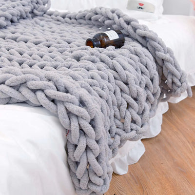 Chunky Knit Blanket Throw 48"*71" Hand Knitted Warm Chenille Throw Blanket Home Decor Soft Thick Yarn Cable Knit BlanketSoft Breathable Fleece Banket Christmas for Couch Bed Sofa Best Gift (Gray)