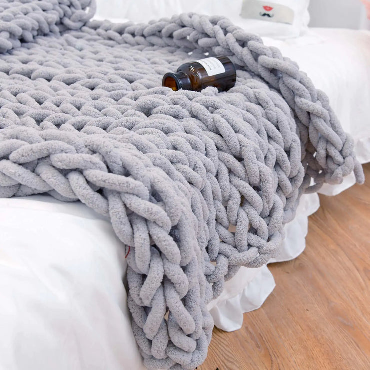 Chunky Knit Blanket Throw 48"*71" Hand Knitted Warm Chenille Throw Blanket Home Decor Soft Thick Yarn Cable Knit BlanketSoft Breathable Fleece Banket Christmas for Couch Bed Sofa Best Gift (Gray)